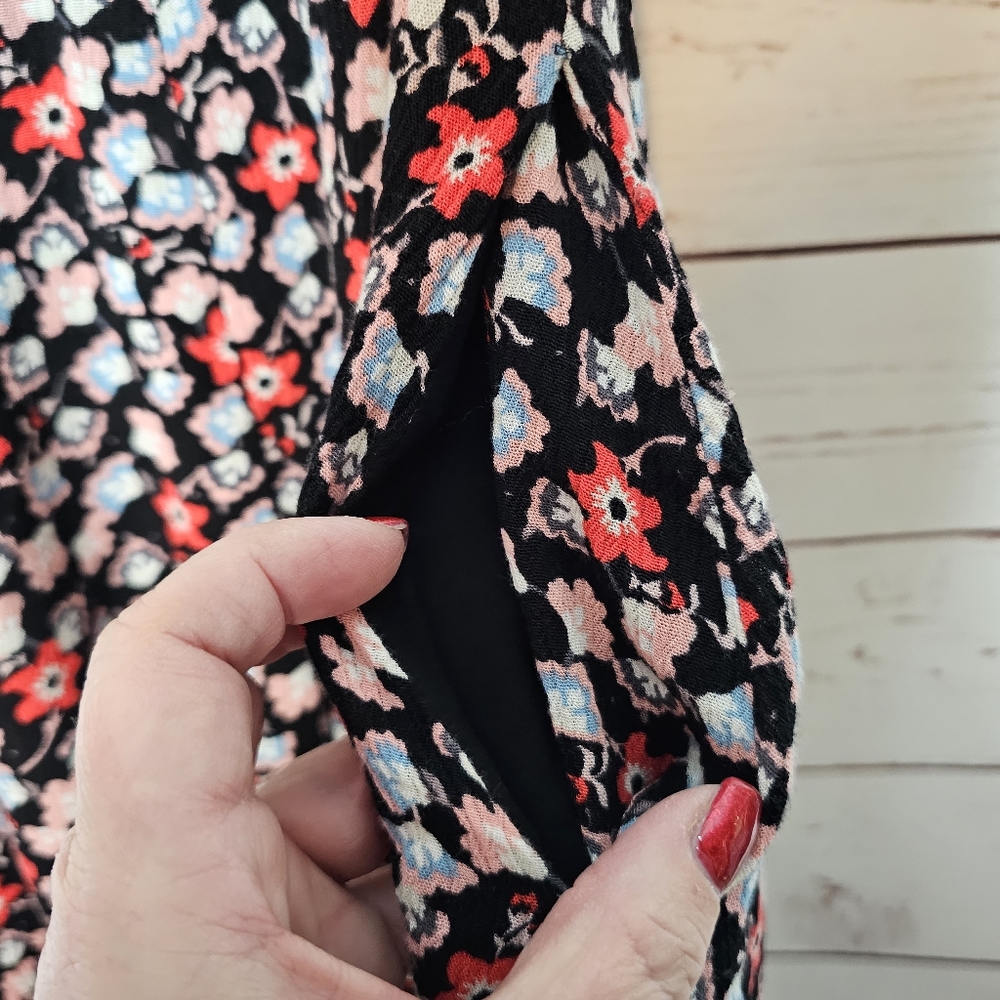 Guess Floral V-Neck Tie Waist Romper - Picture 6 of 11